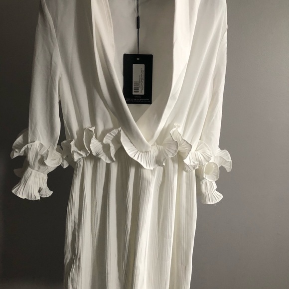 White Peplum pleated low dip dress S - Picture 2 of 4